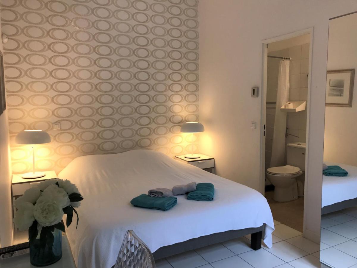 Hotel Saint-Charles Juan-les-Pins Exterior foto